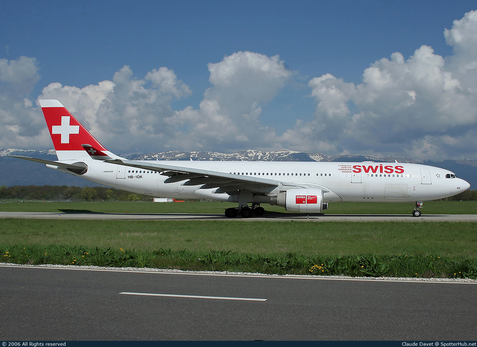 Photo of HB-IQK - Airbus A330-223 operated by Swiss International Air Lines