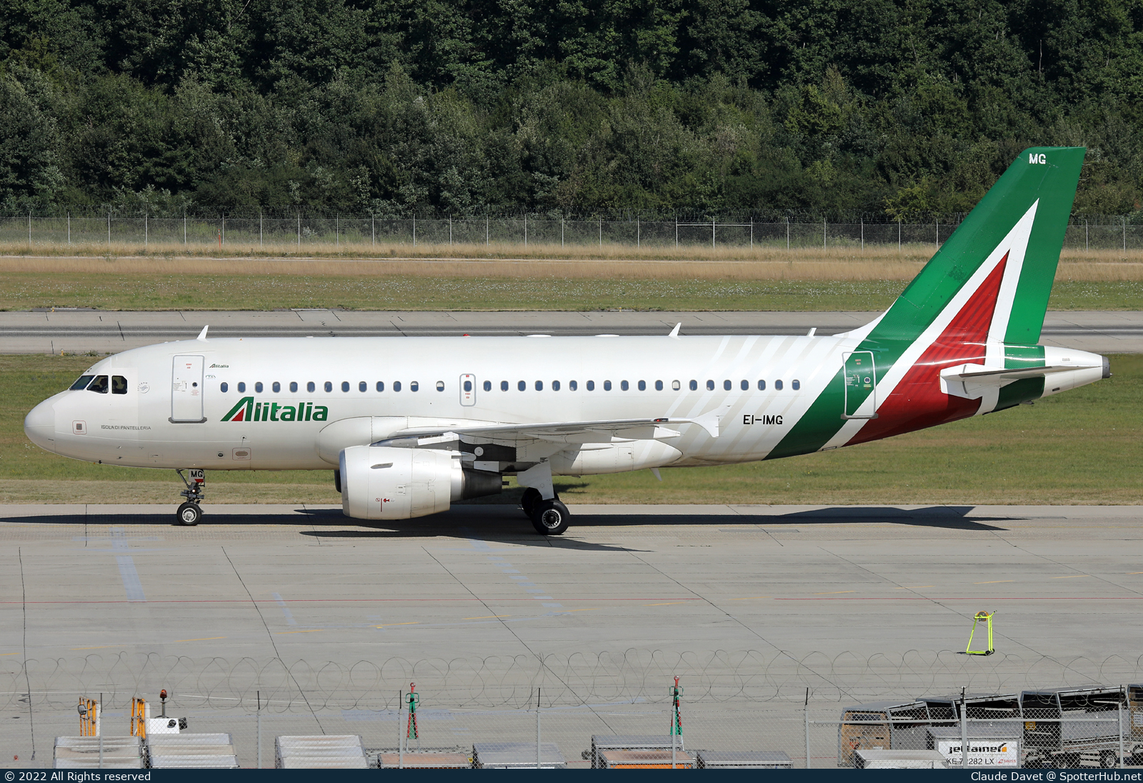 Photo of EI-IMG - Airbus A319-112 operated by Alitalia