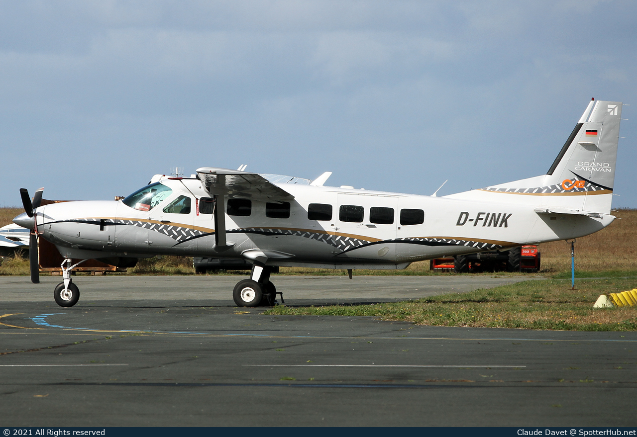 Photo of D-FINK - Cessna 208B Grand Caravan operated by Unicair