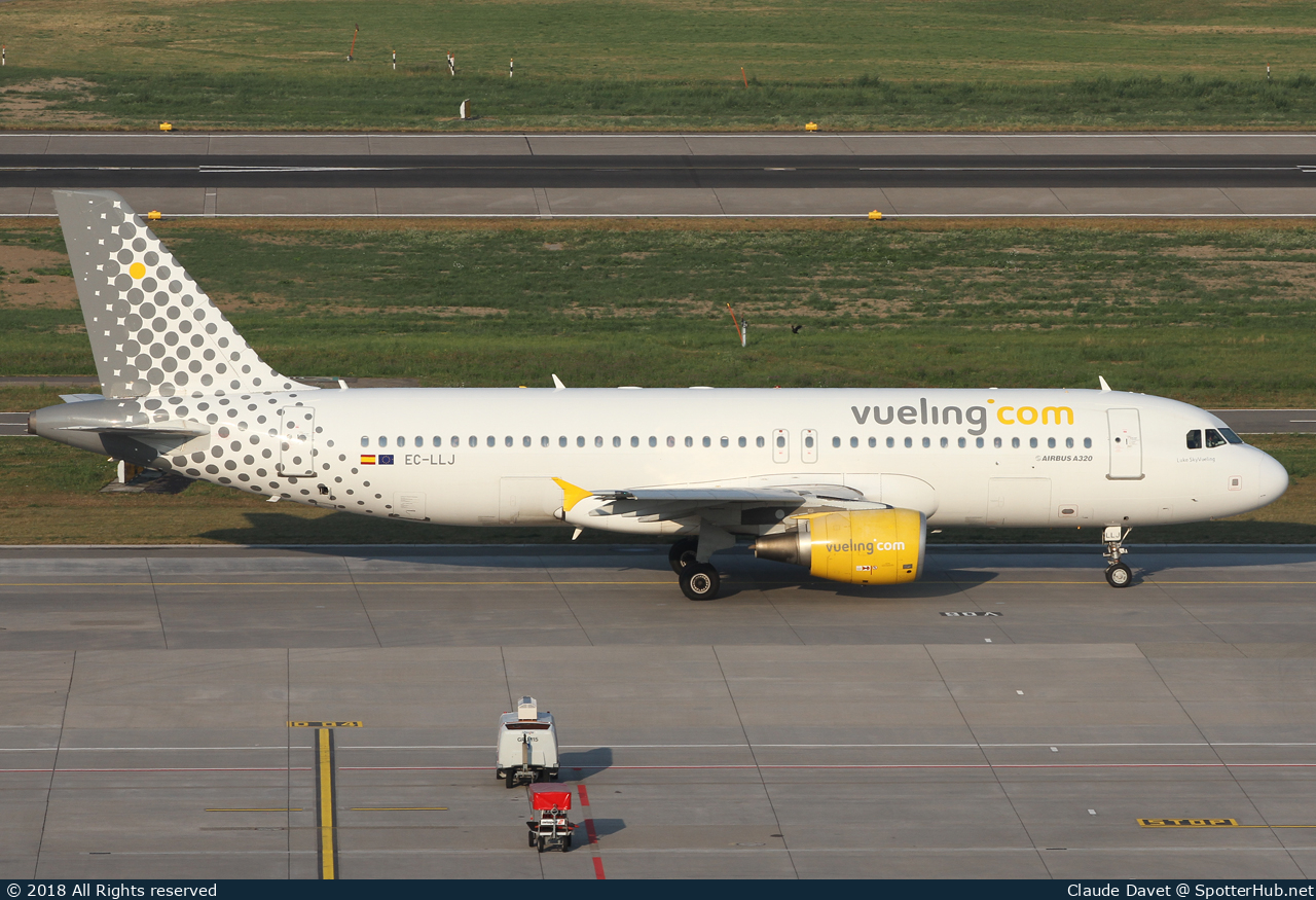 Photo of EC-LLJ - Airbus A320-214 operated by Vueling