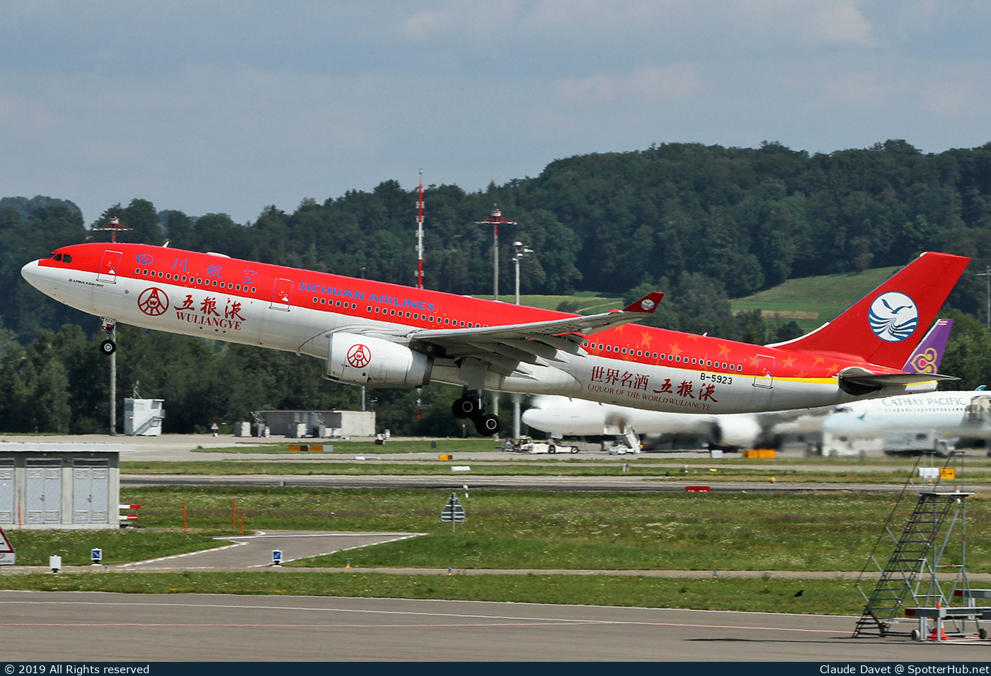 Photo of B-5923 - Airbus A330-343 operated by Sichuan Airlines