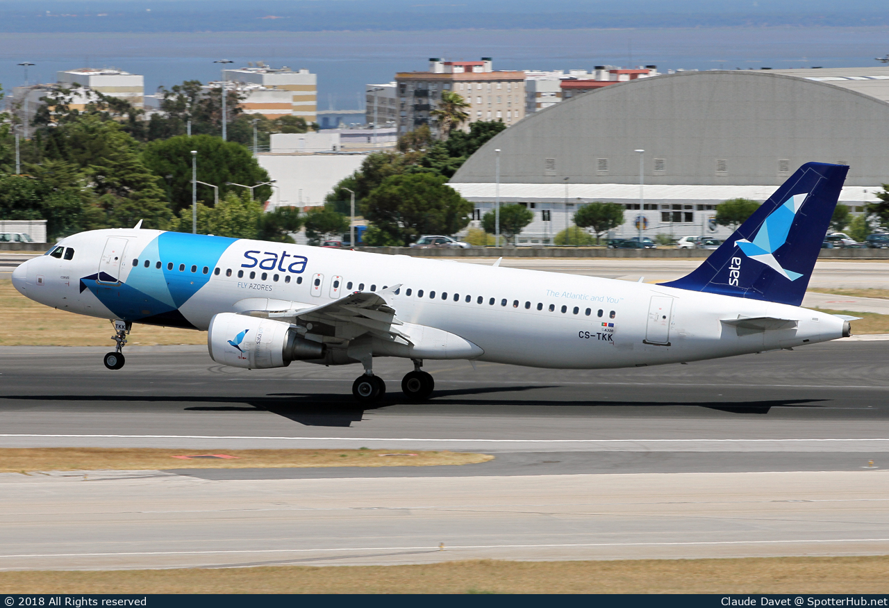 Photo of CS-TKK - Airbus A320-214 operated by SATA International