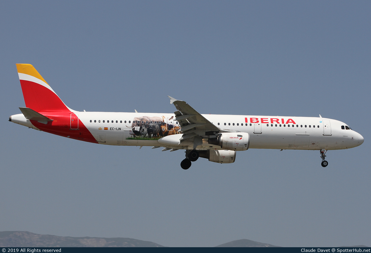 Photo of EC-IJN - Airbus A321-212 operated by Iberia