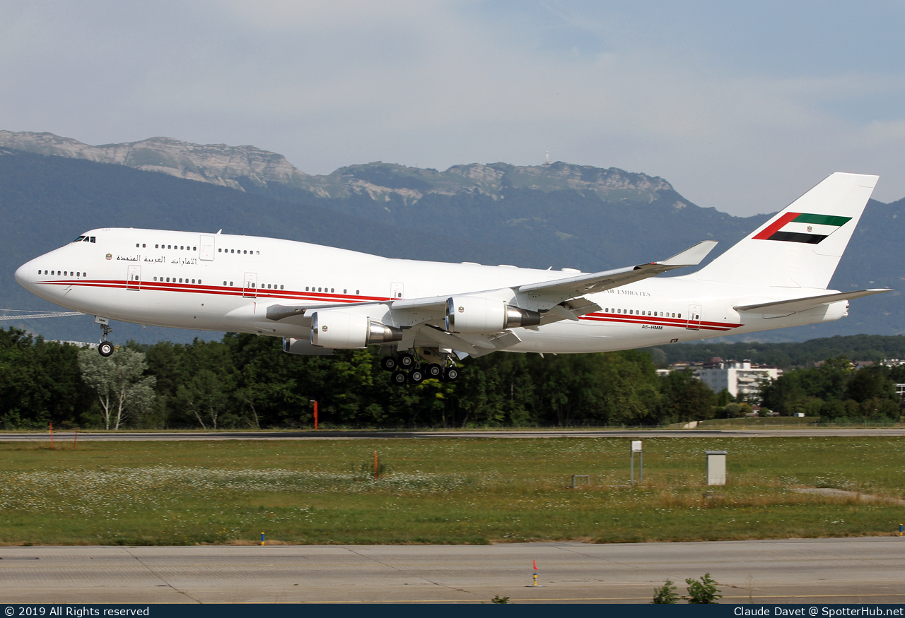 Photo of A6-HMM - Boeing 747-48E(M) operated by Dubai Royal Air Wing