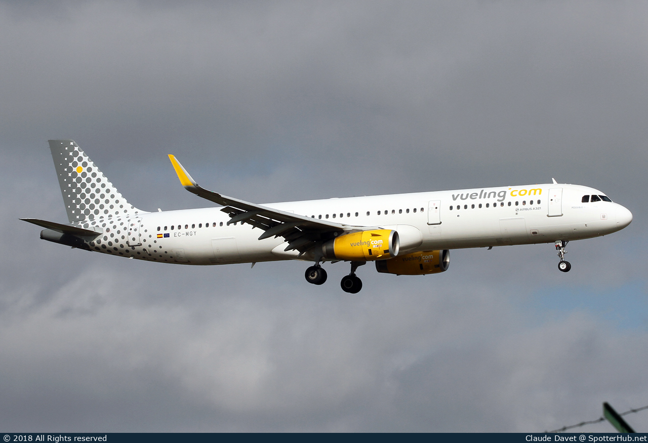Photo of EC-MGY - Airbus A321-231 operated by Vueling