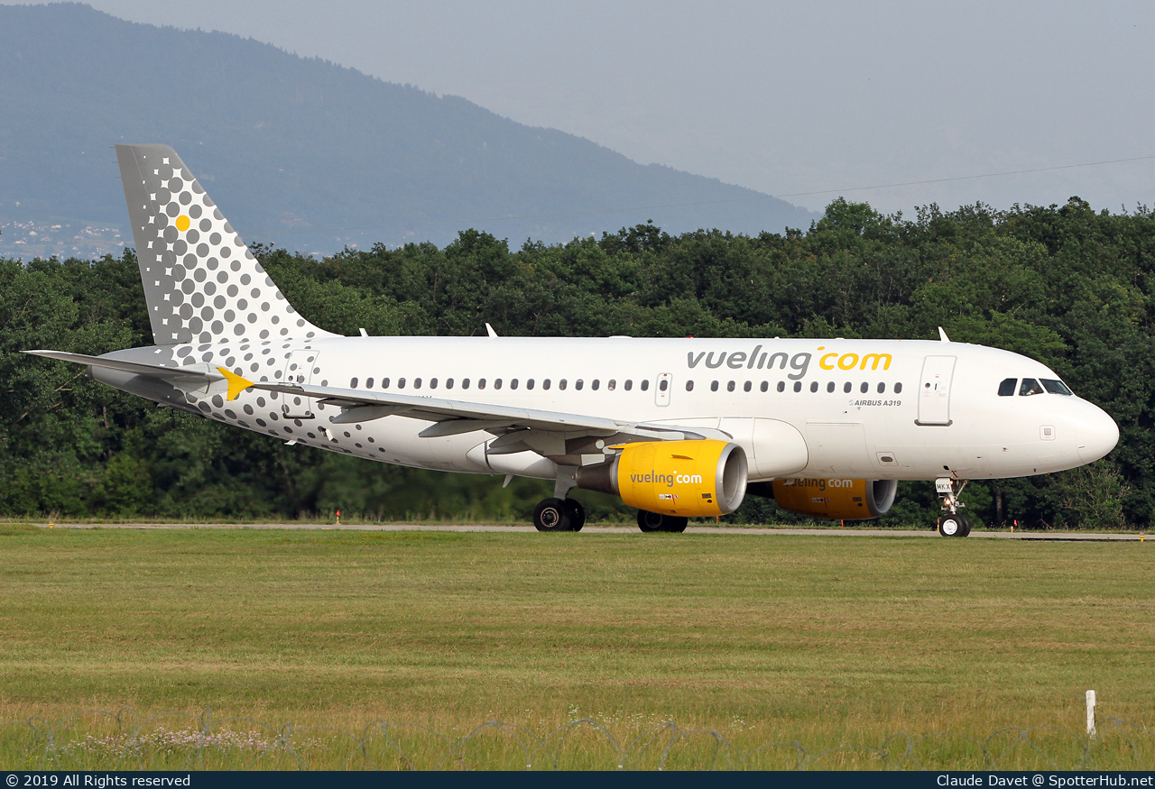 Photo of EC-MKX - Airbus A319-112 operated by Vueling