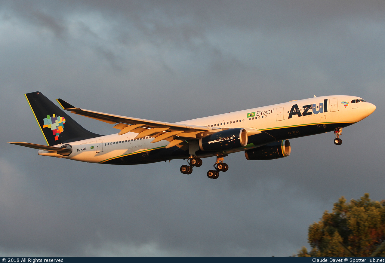 Photo of PR-AIZ - Airbus A330-243 operated by Azul
