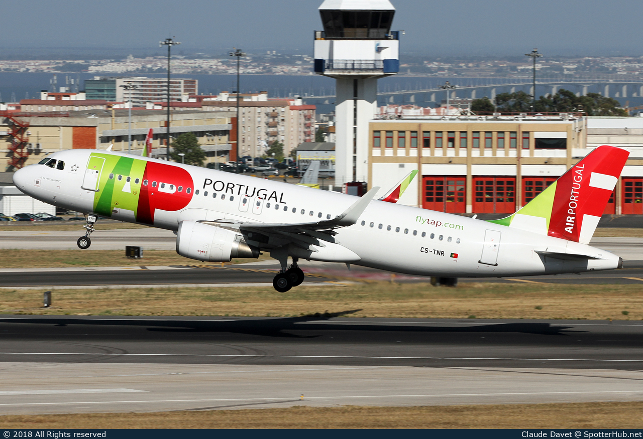 Photo of CS-TNR - Airbus A320-214 operated by TAP Air Portugal