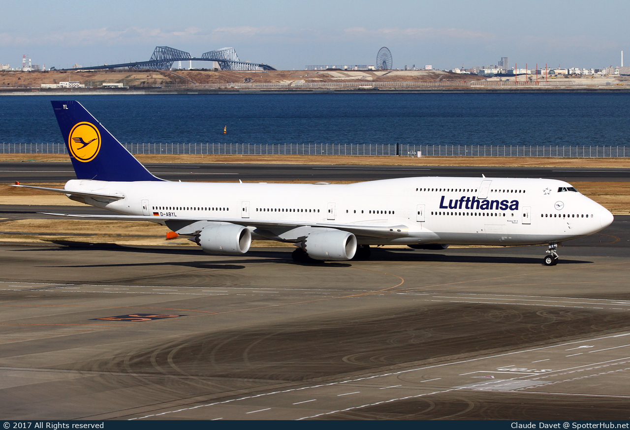 Photo of D-ABYL - Boeing 747-830 operated by Lufthansa