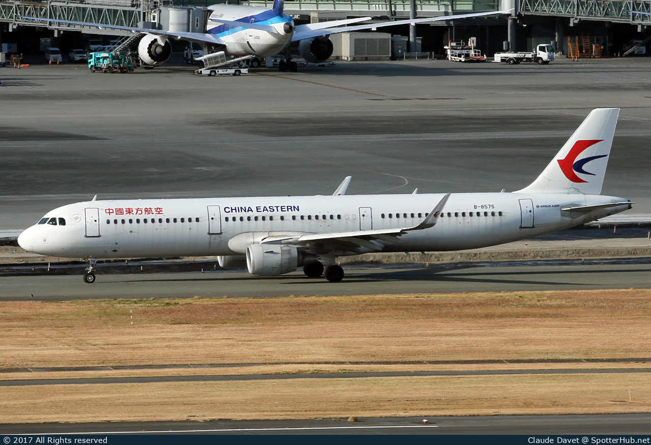 Photo of B-8575 - Airbus A321-211 operated by China Eastern Airlines