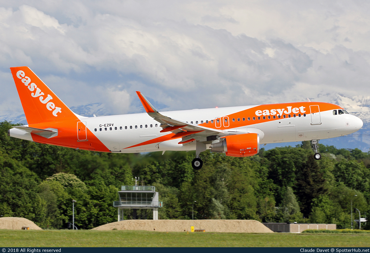 Photo of G-EZRV - Airbus A320-214 operated by easyJet