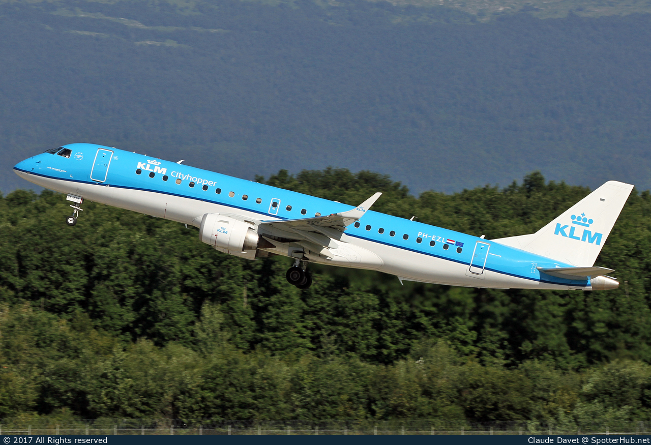 Photo of PH-EZL - Embraer ERJ-190STD operated by KLM Cityhopper