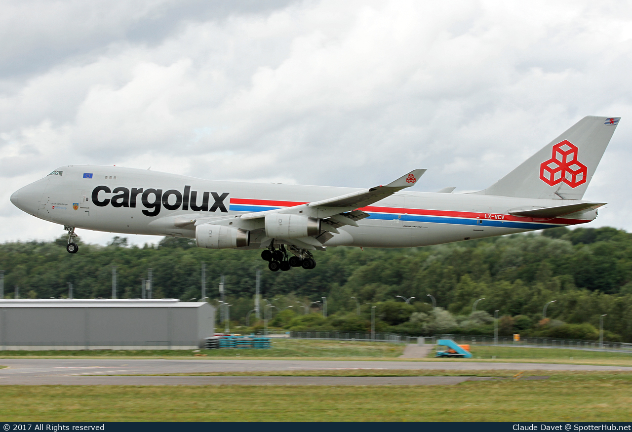 Photo of LX-VCV - Boeing 747-4R7F operated by Cargolux
