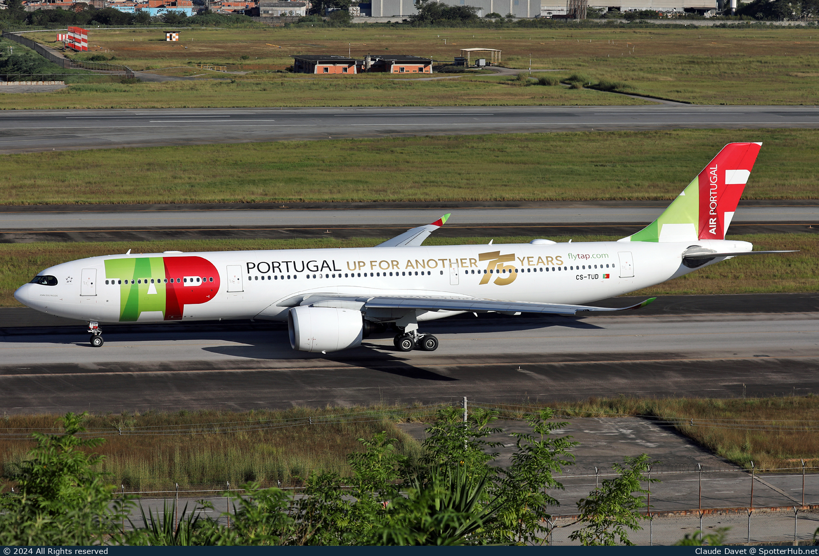Photo of CS-TUD - Airbus A330-941 operated by TAP Air Portugal