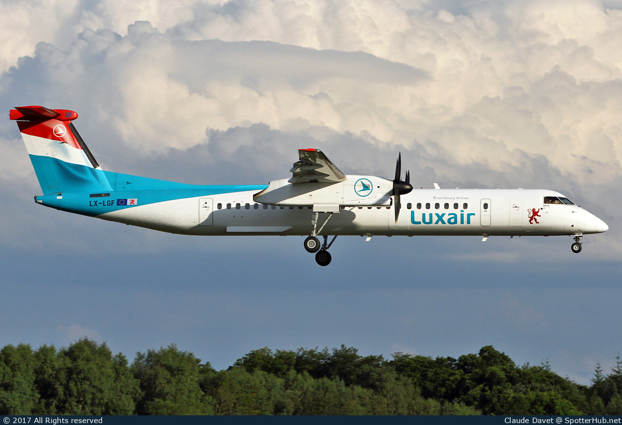 Photo of LX-LGF - Bombardier DHC-8-402 Dash 8 Q400 operated by Luxair