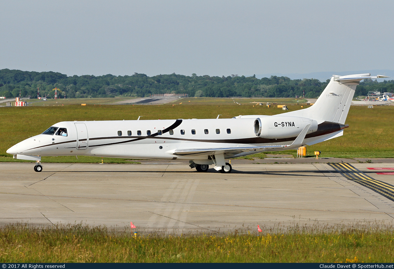 Photo of G-SYNA - Embraer Legacy 650 operated by Luxaviation UK