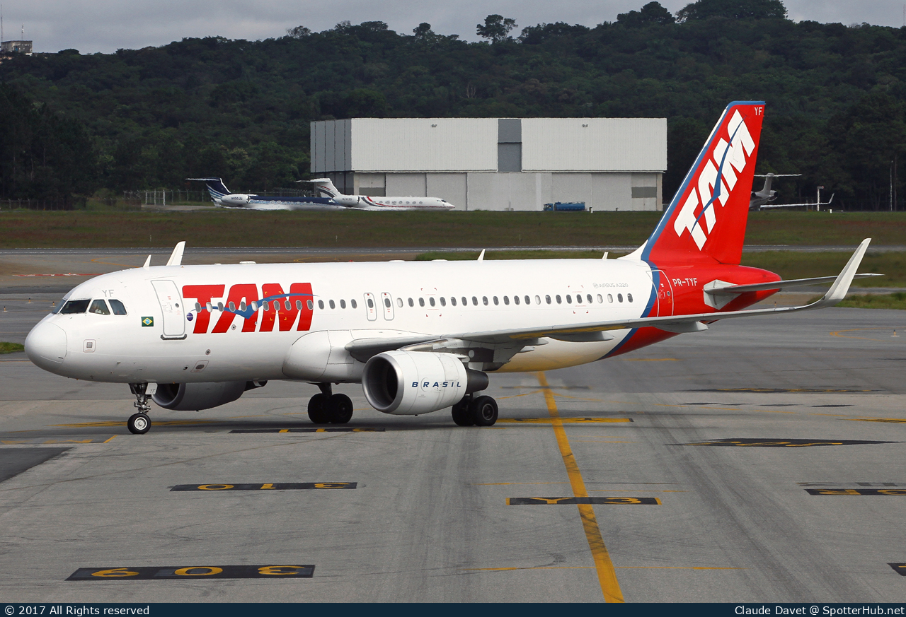 Photo of PR-TYF - Airbus A320-214 operated by LATAM Airlines Brasil