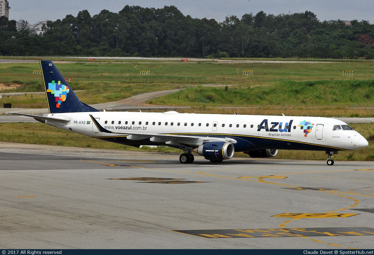Photo of PR-AXG - Embraer ERJ-195LR operated by Azul