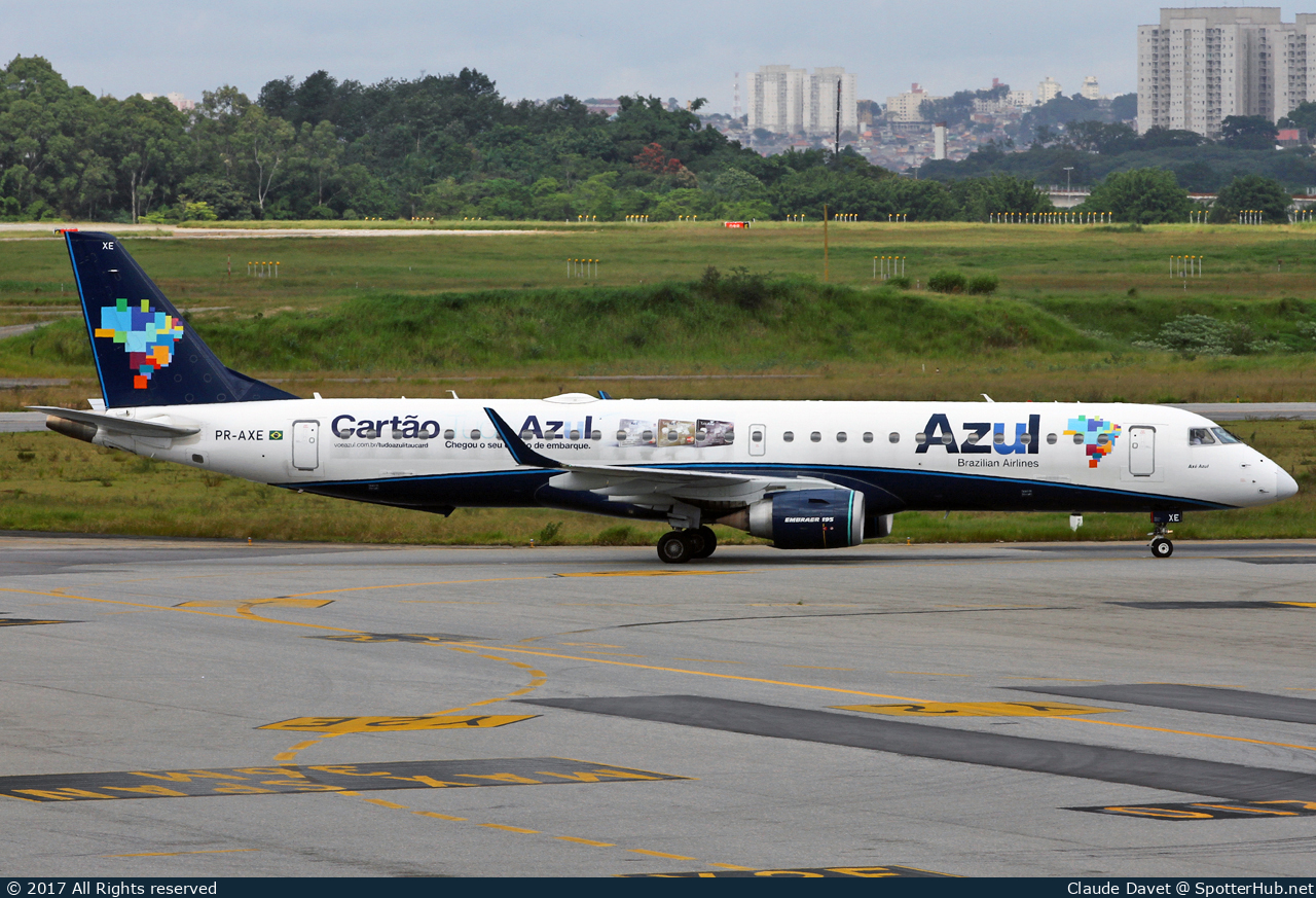 Photo of PR-AXE - Embraer ERJ-195LR operated by Azul