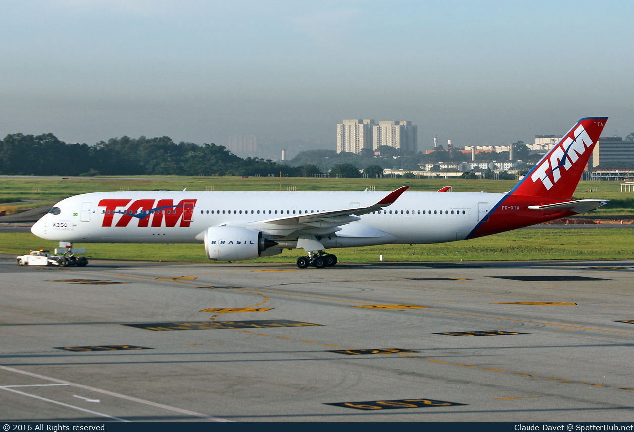 Photo of PR-XTA - Airbus A350-941 operated by TAM Linhas Aéreas