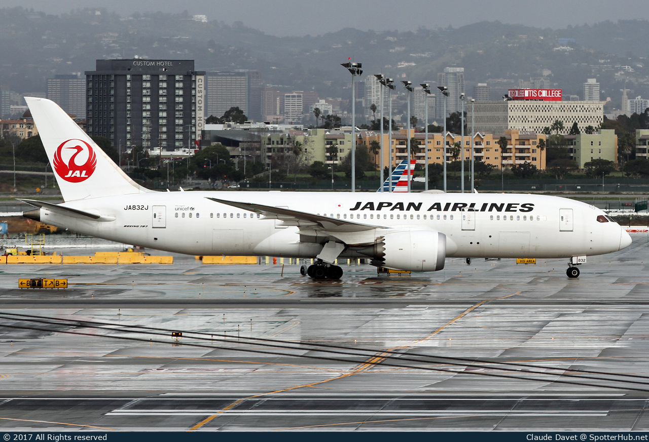 Photo of JA832J - Boeing 787-8 Dreamliner operated by Japan Airlines