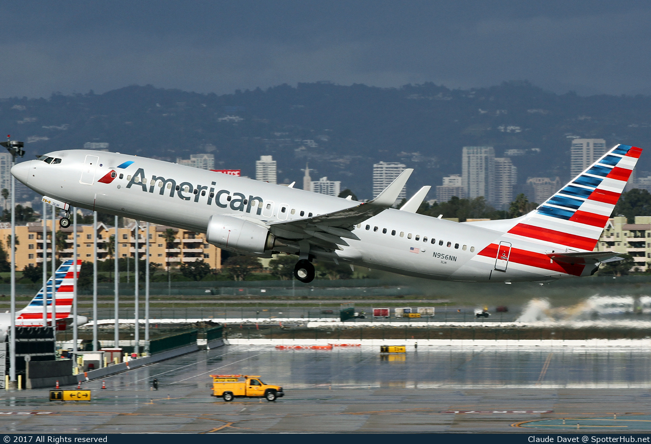Photo of N956NN - Boeing 737-823 operated by American Airlines