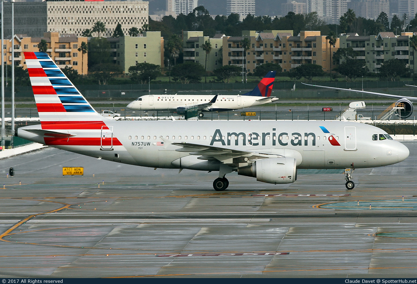 Photo of N757UW - Airbus A319-112 operated by American Airlines