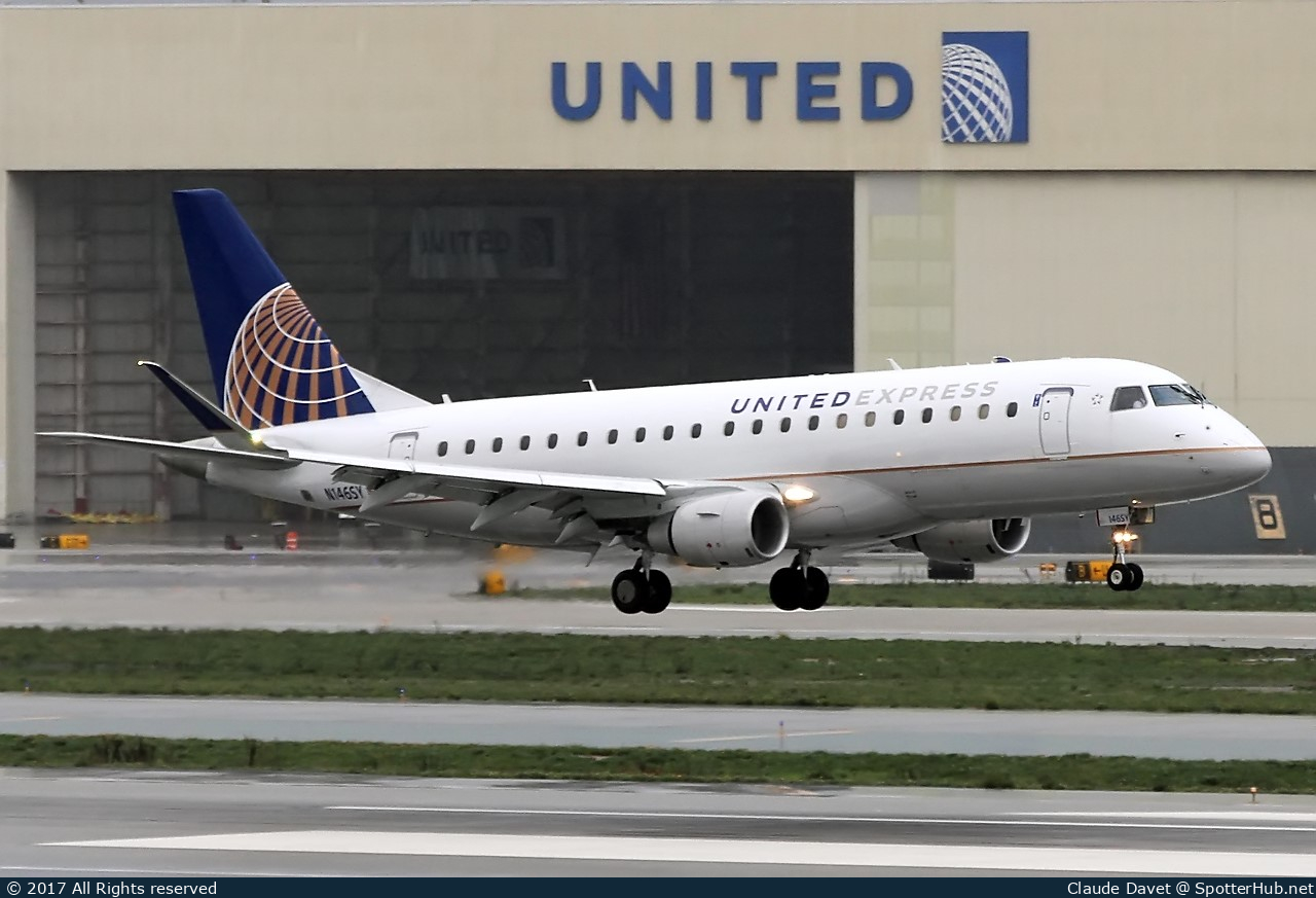 Photo of N146SY - Embraer ERJ-175LR operated by United Express (opb SkyWest Airlines)