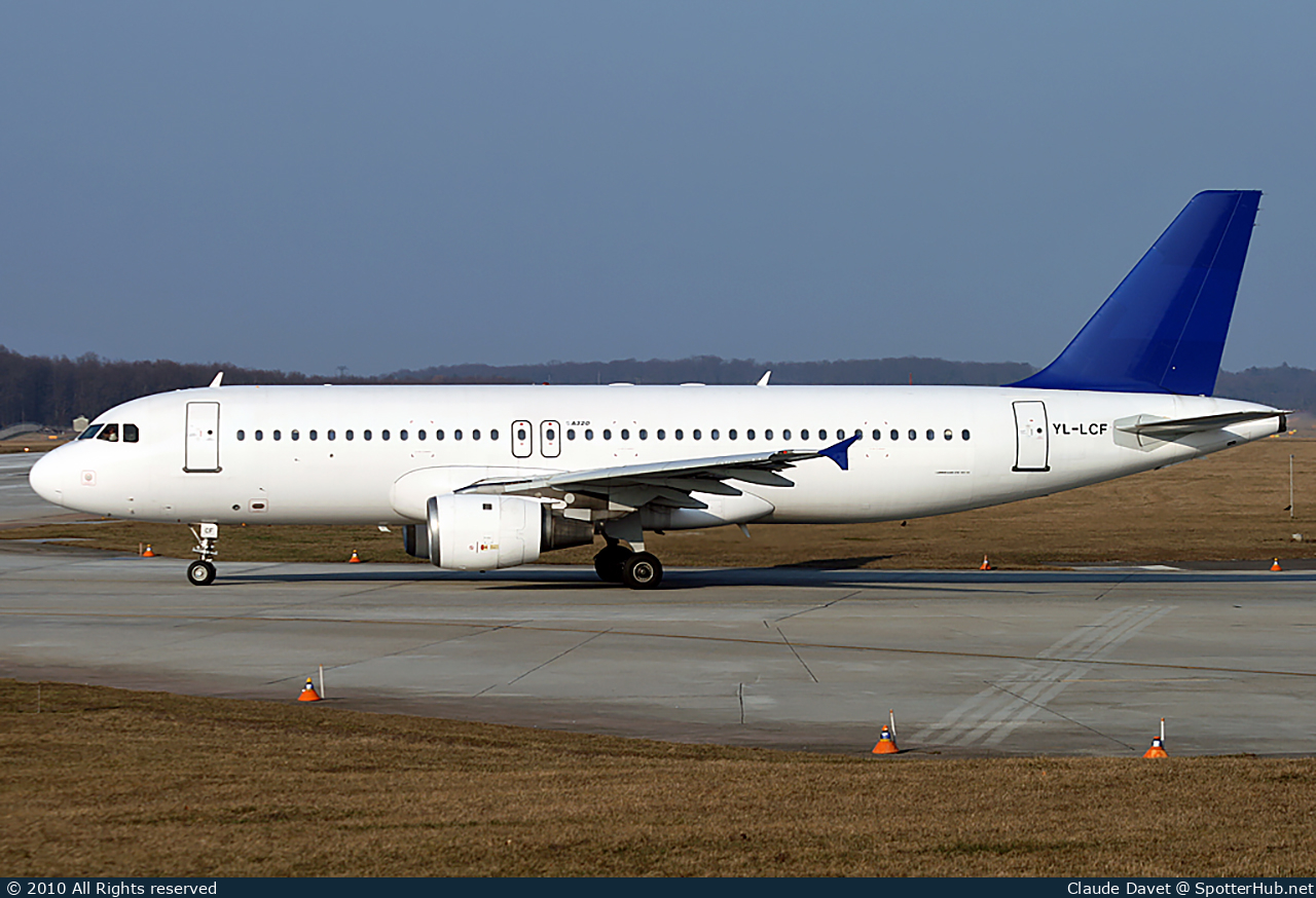 Photo of YL-LCF - Airbus A320-212 operated by Travel Service (opb SmartLynx Airlines)