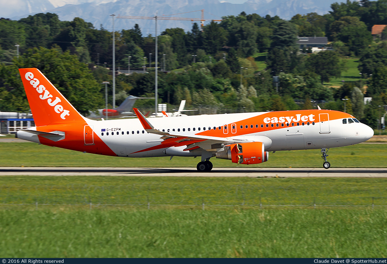 Photo of G-EZPM - Airbus A320-214 operated by easyJet