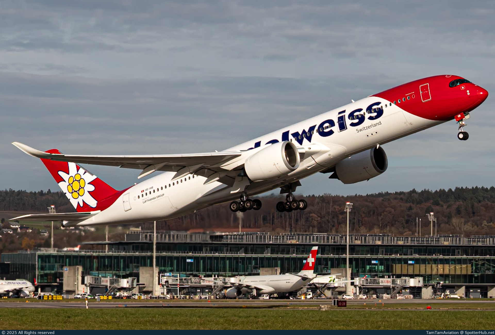Photo of HB-IHB - Airbus A350-941 operated by Edelweiss Air
