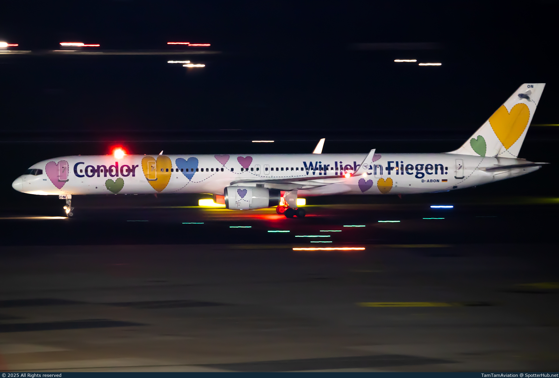 Photo of D-ABON - Boeing 757-330 operated by Condor