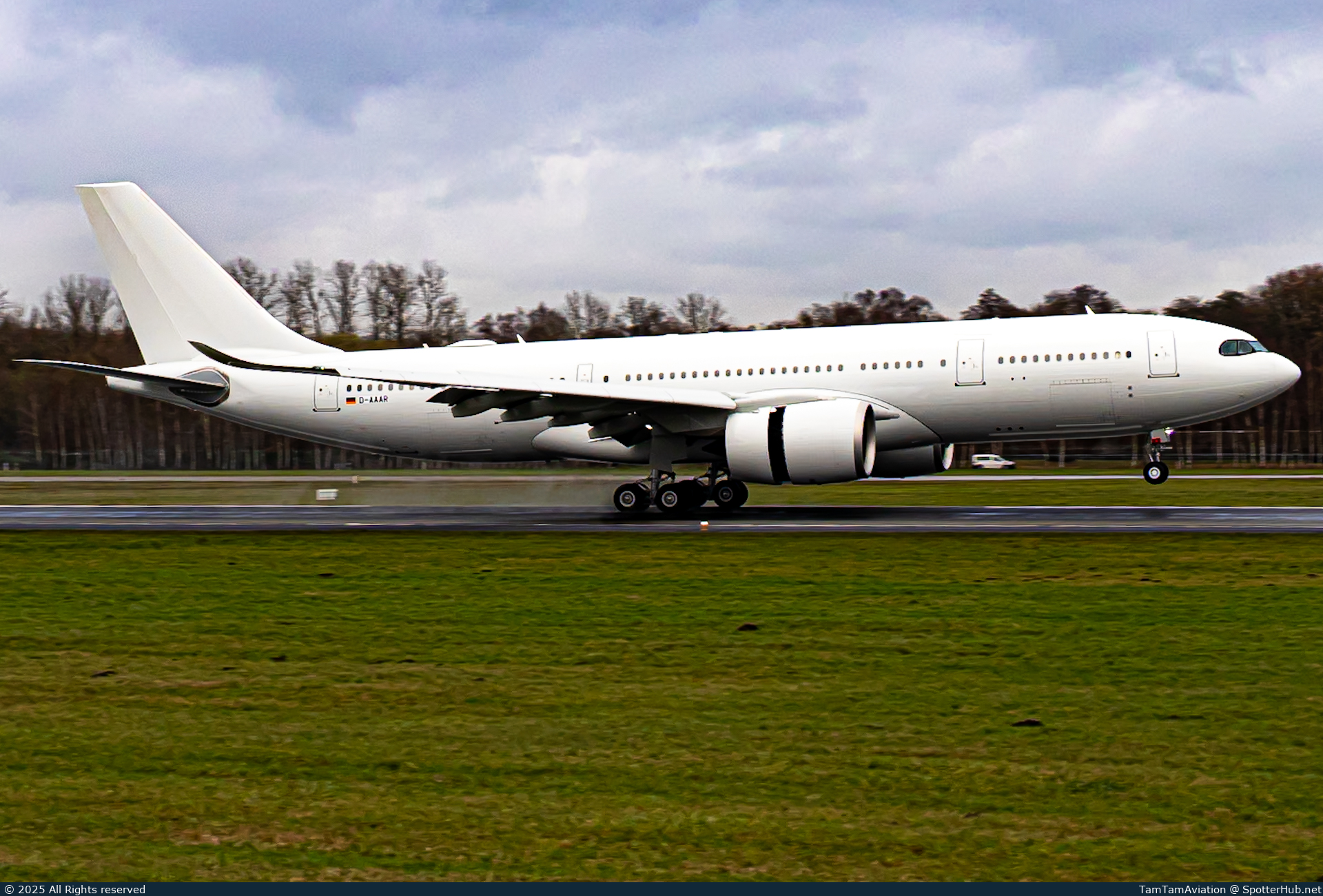 Photo of D-AAAR - Airbus A330-841 operated by Lufthansa Technik