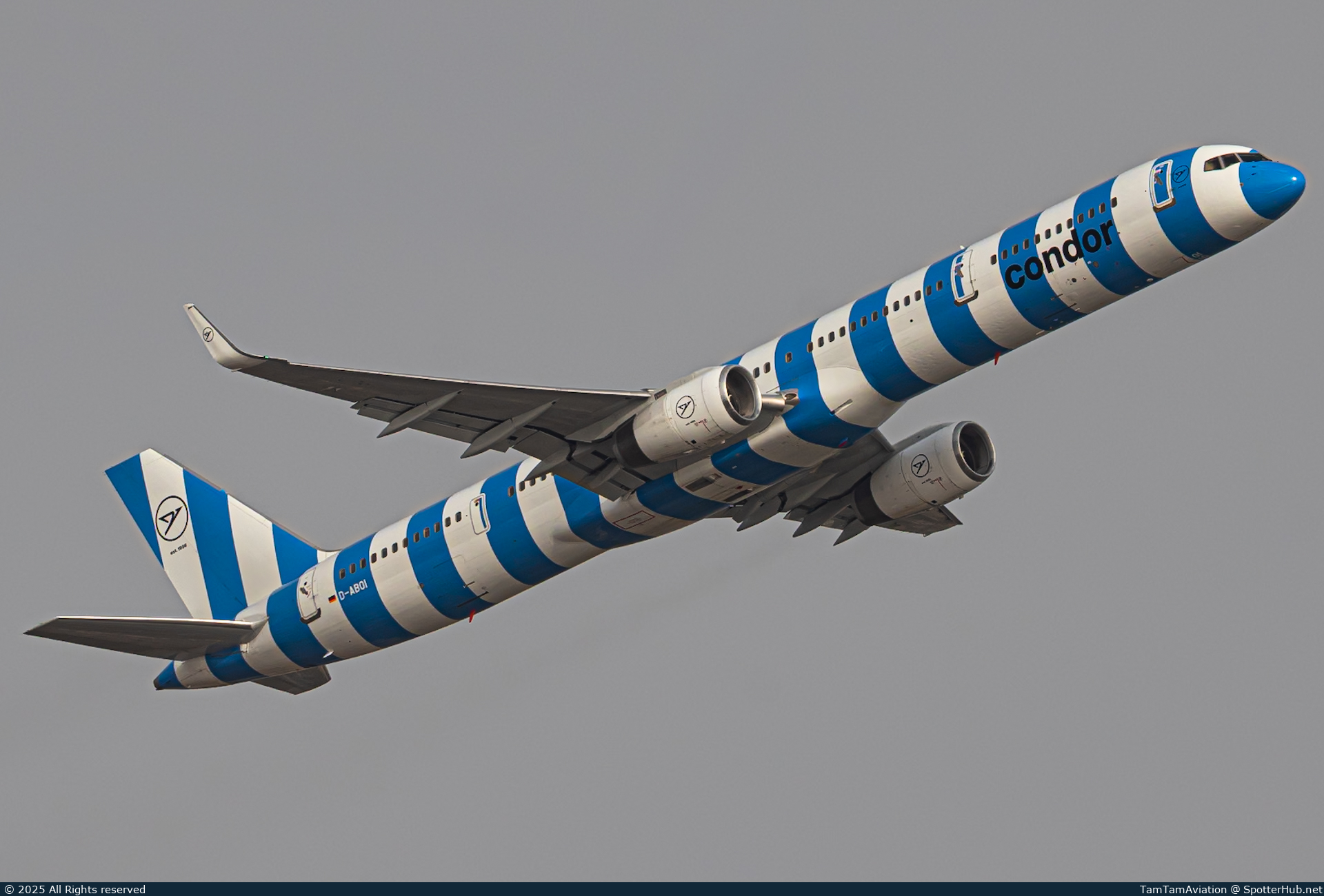 Photo of D-ABOI - Boeing 757-330 operated by Condor