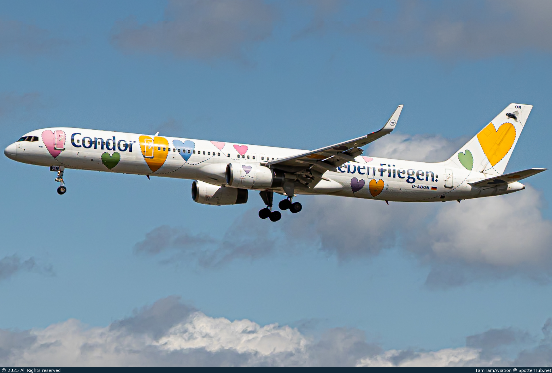 Photo of D-ABON - Boeing 757-330 operated by Condor