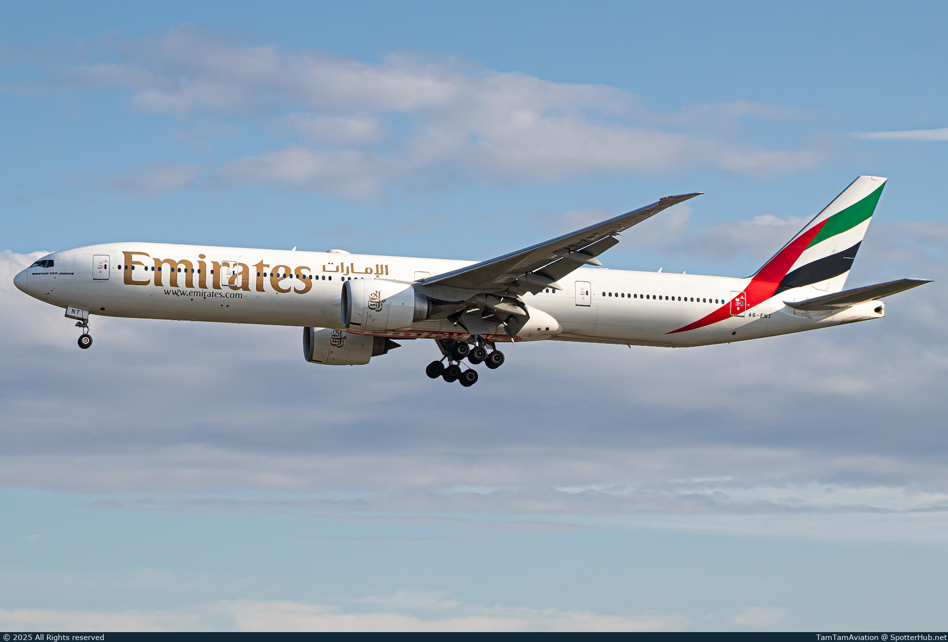 Photo of A6-ENT - Boeing 777-31H(ER) operated by Emirates