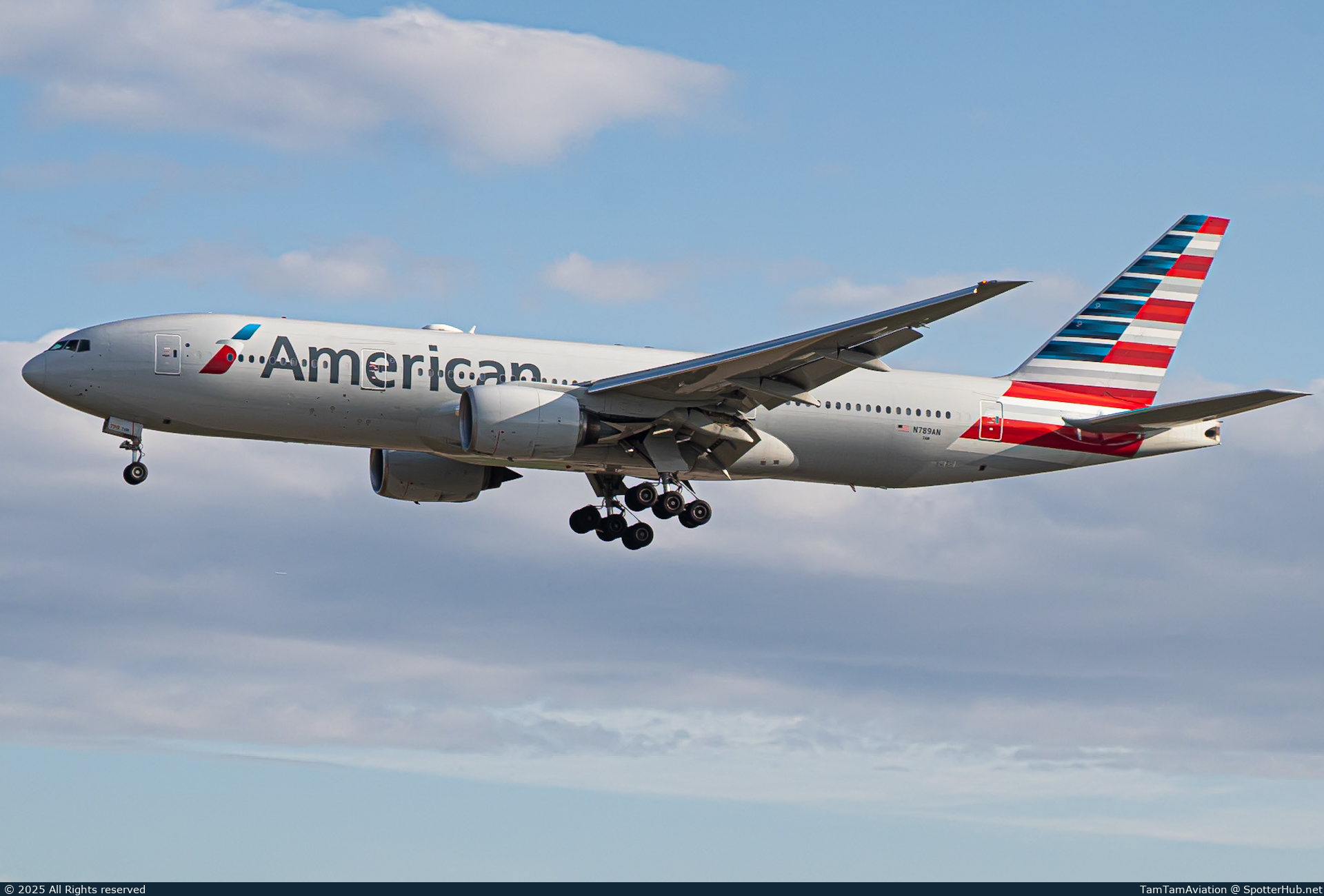 Photo of N789AN - Boeing 777-223(ER) operated by American Airlines
