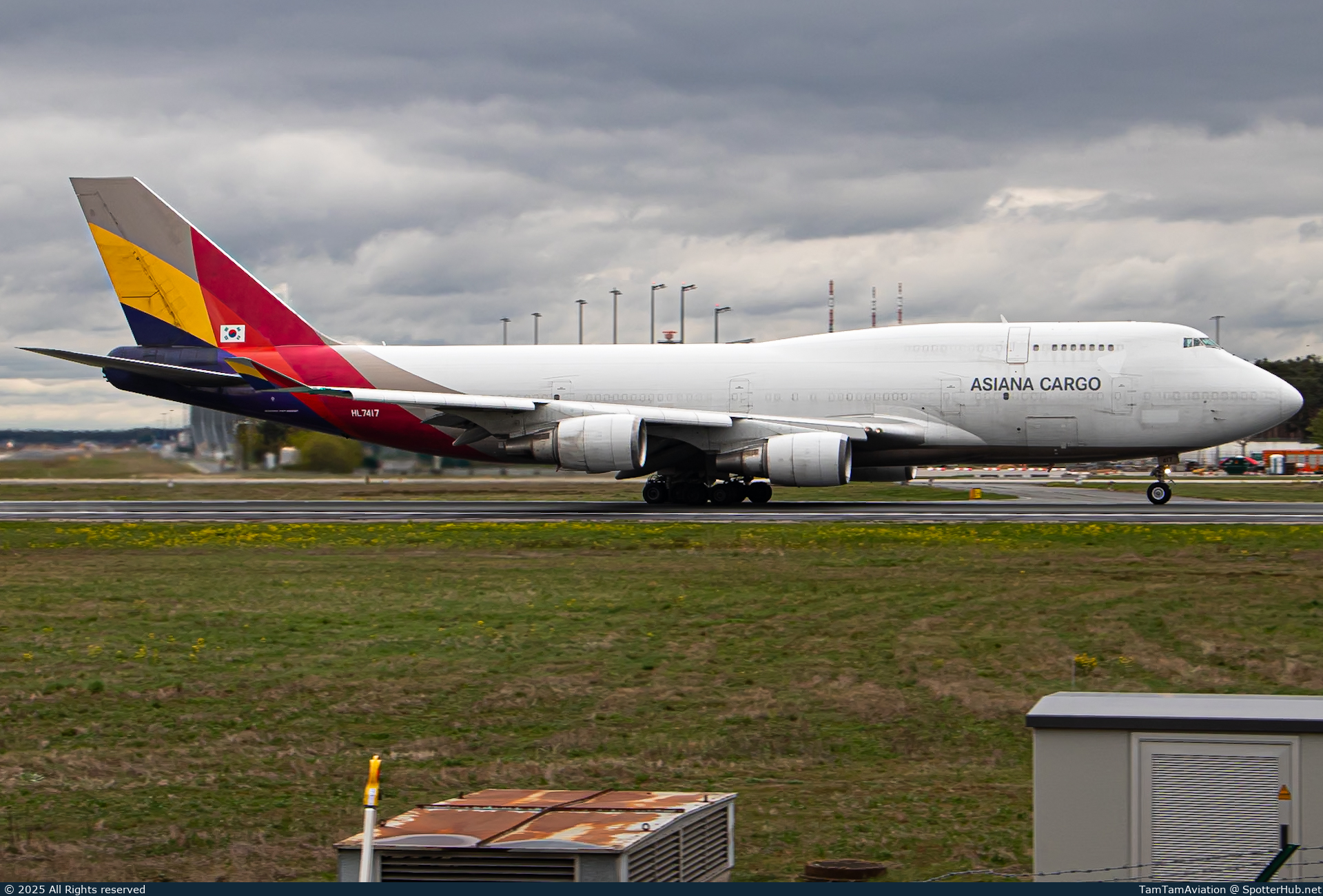 Photo of HL7417 - Boeing 747-48E(BDSF) operated by Asiana Cargo