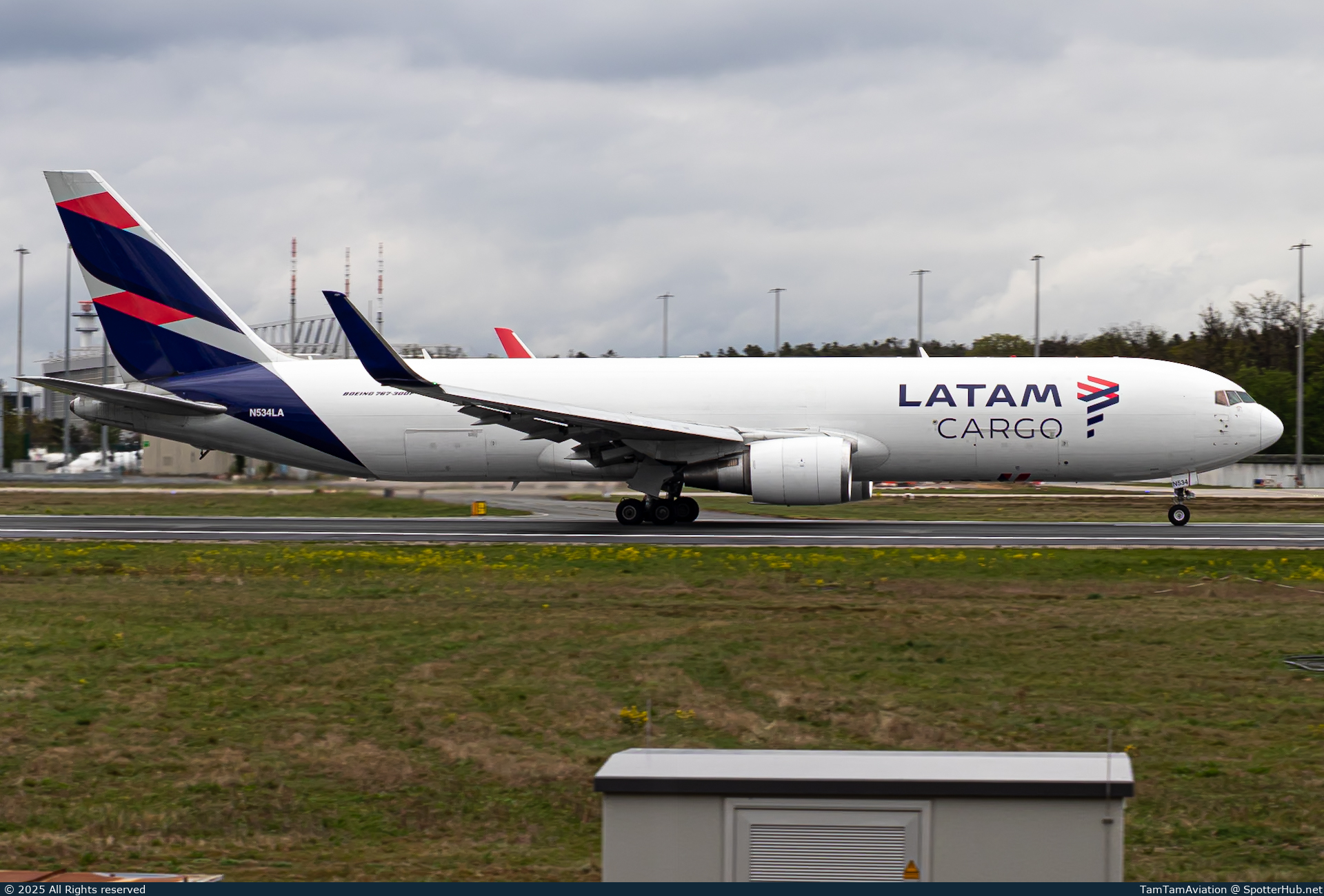 Photo of N534LA - Boeing 767-316F(ER) operated by LATAM Cargo