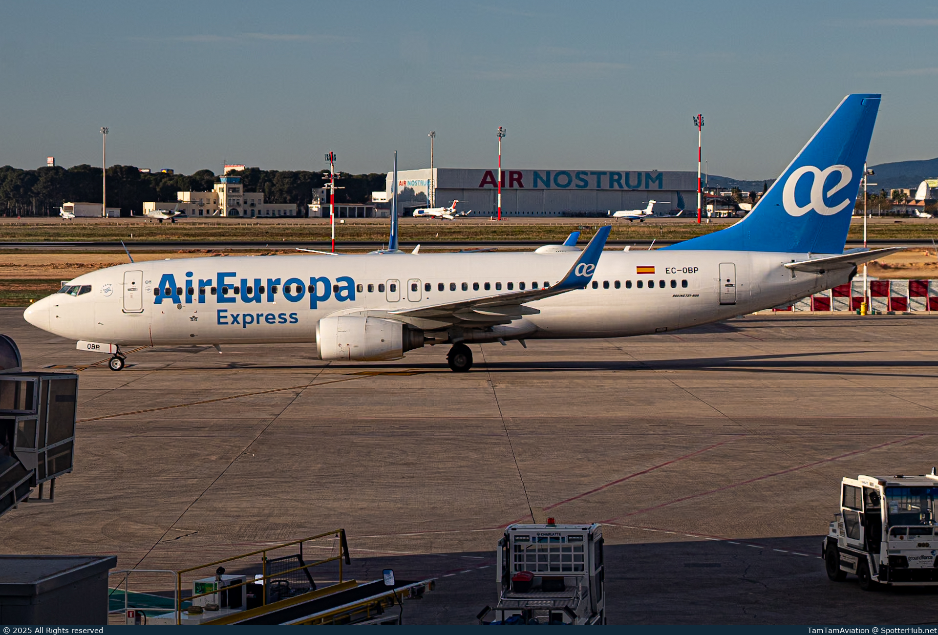 Photo of EC-OBP - Boeing 737-8JP operated by Air Europa Express (opb Aeronova)