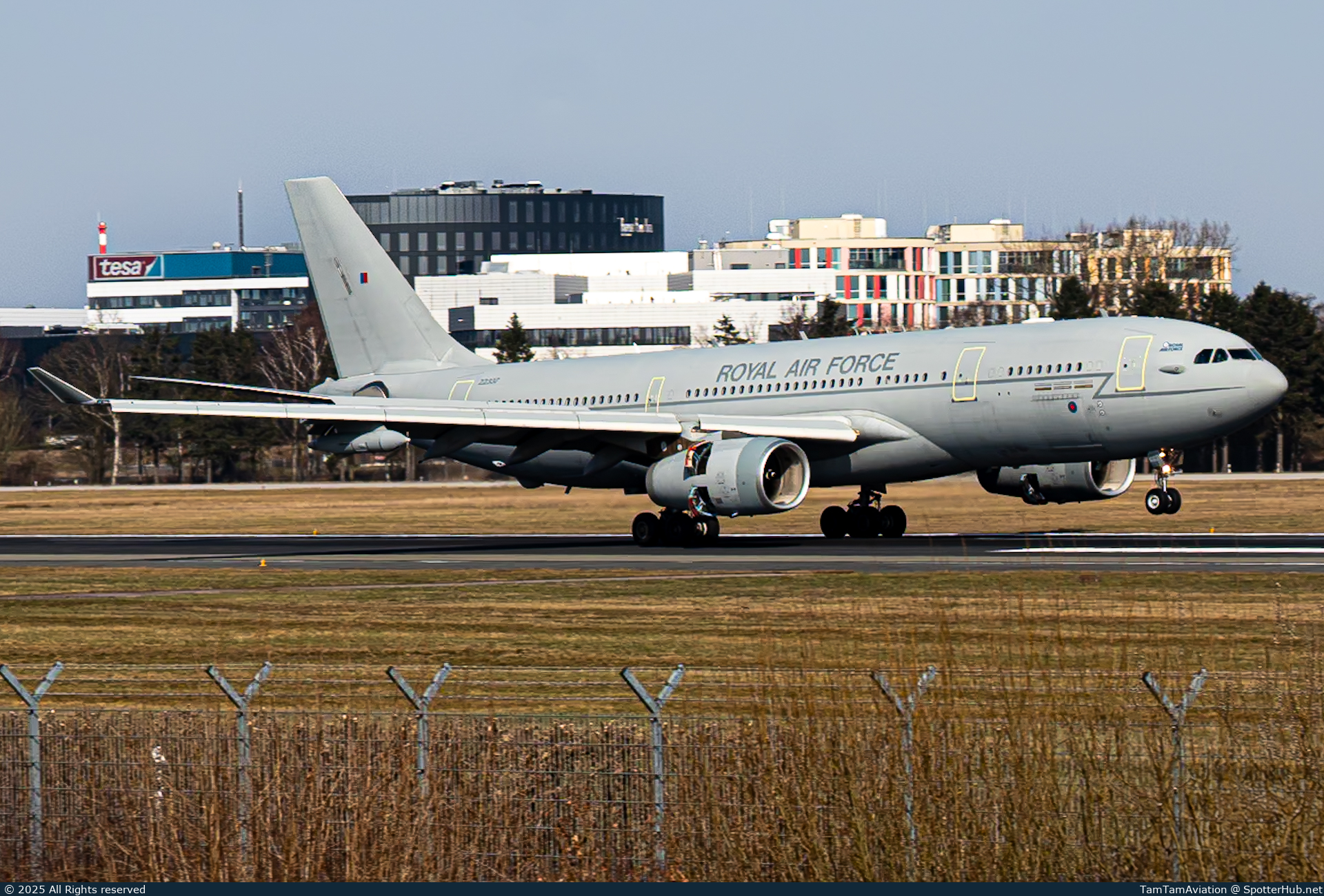 Photo of ZZ337 - Airbus A330-243(MRTT) Voyager KC.3 operated by Royal Air Force