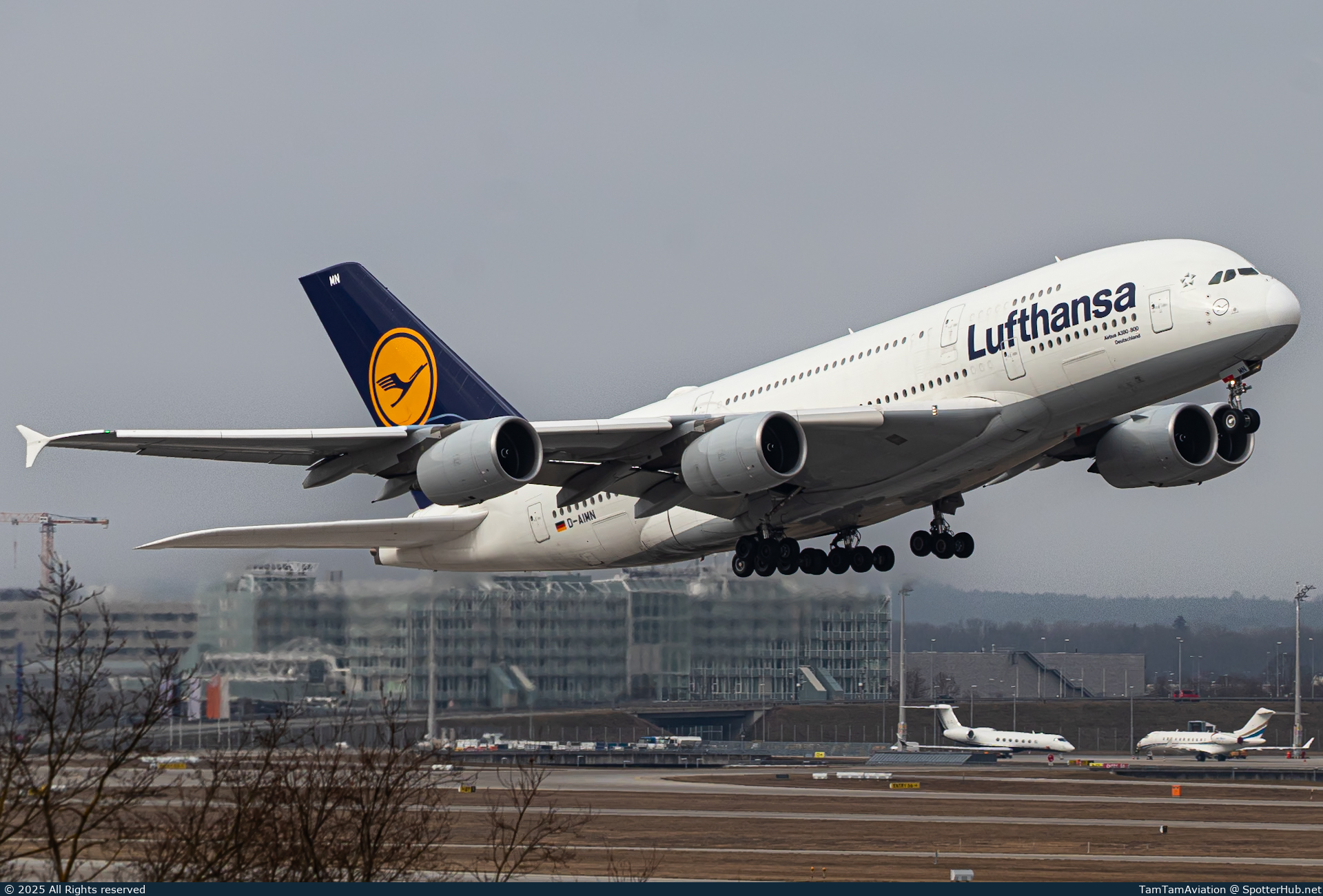 Photo of D-AIMN - Airbus A380-841 operated by Lufthansa