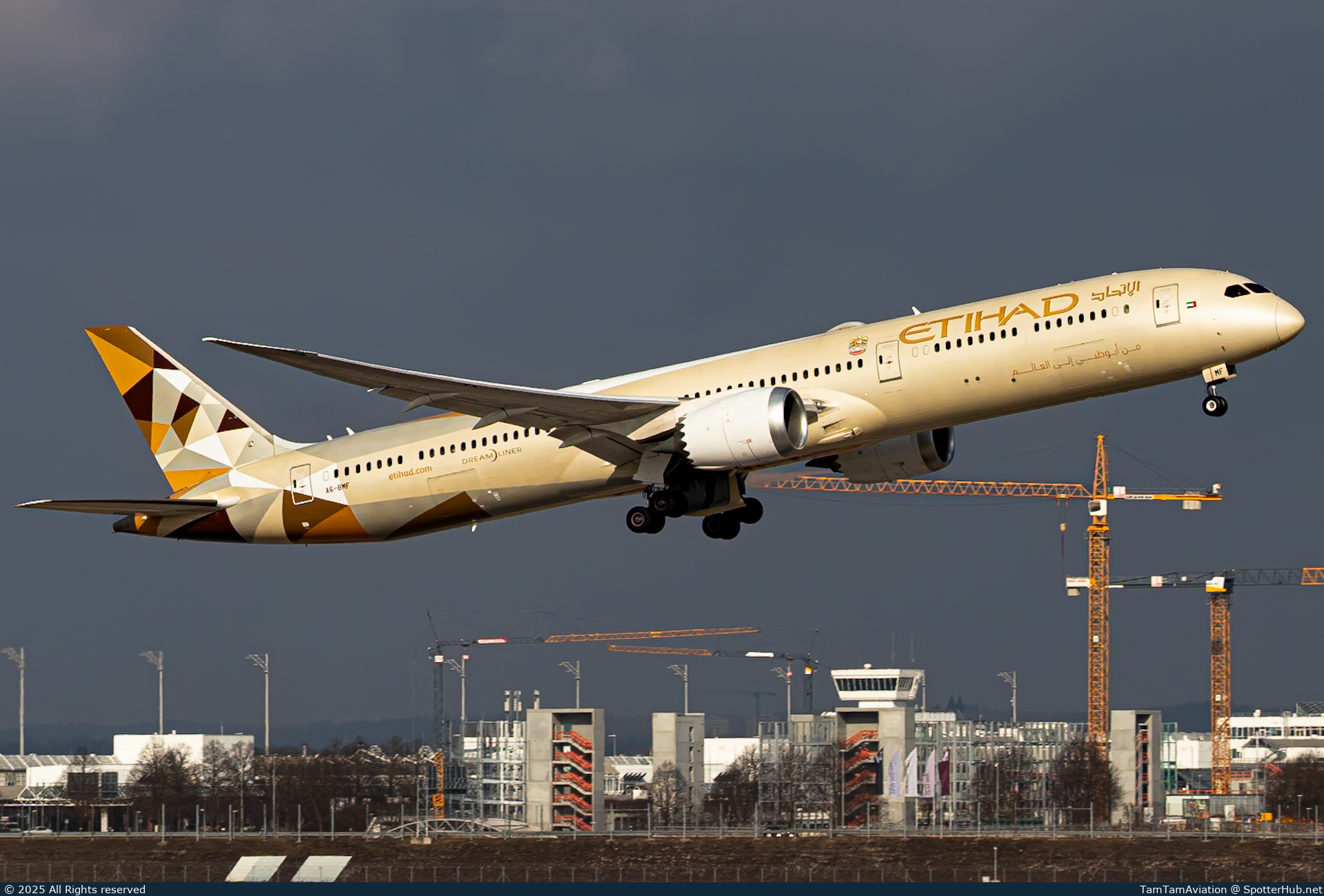 Photo of A6-BMF - Boeing 787-10 Dreamliner operated by Etihad Airways