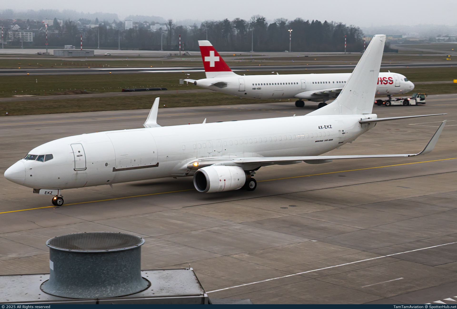 Photo of 4X-EKZ - Boeing 737-86N(BCF) operated by El Al Cargo