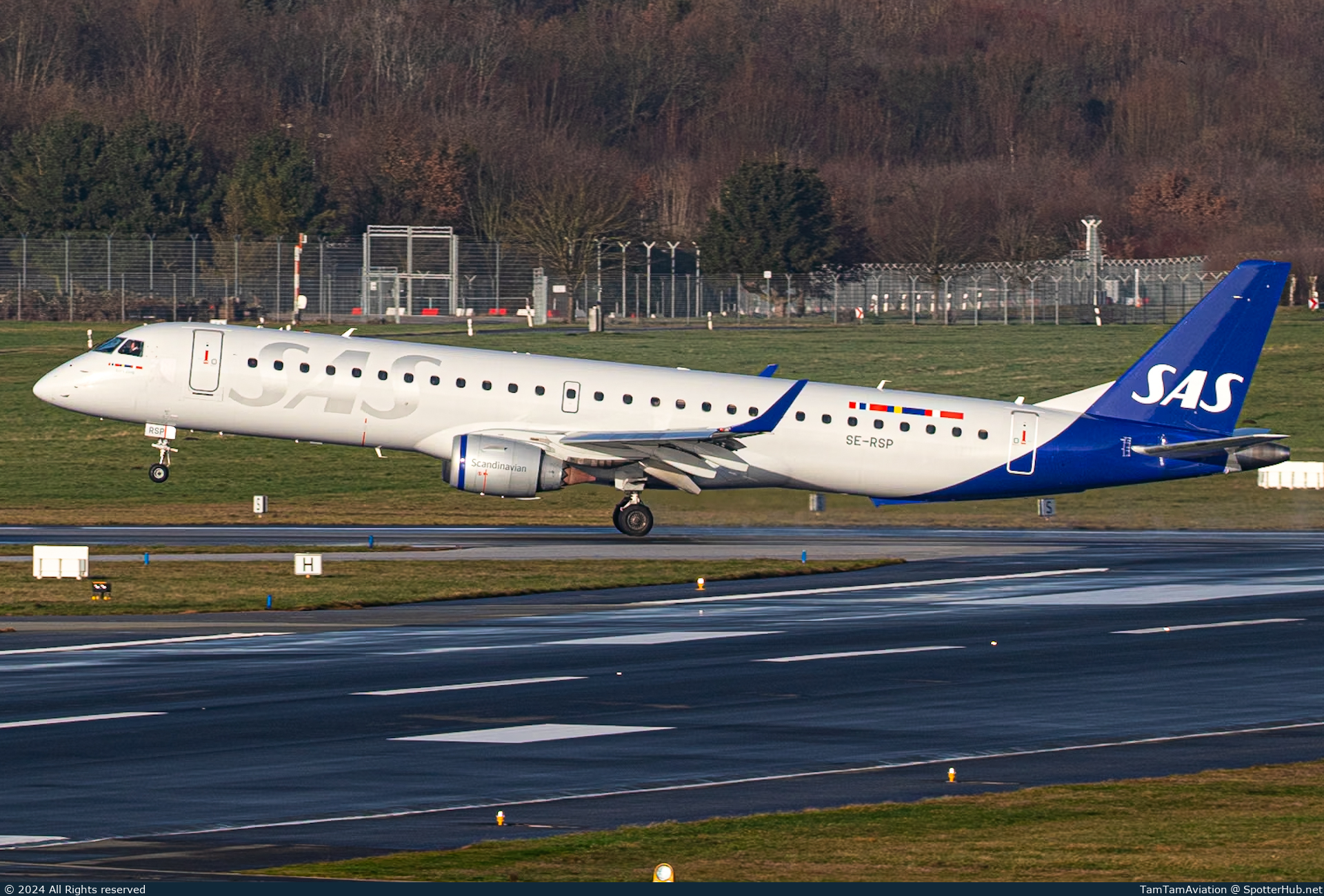 Photo of SE-RSP - Embraer ERJ-195LR operated by SAS Link