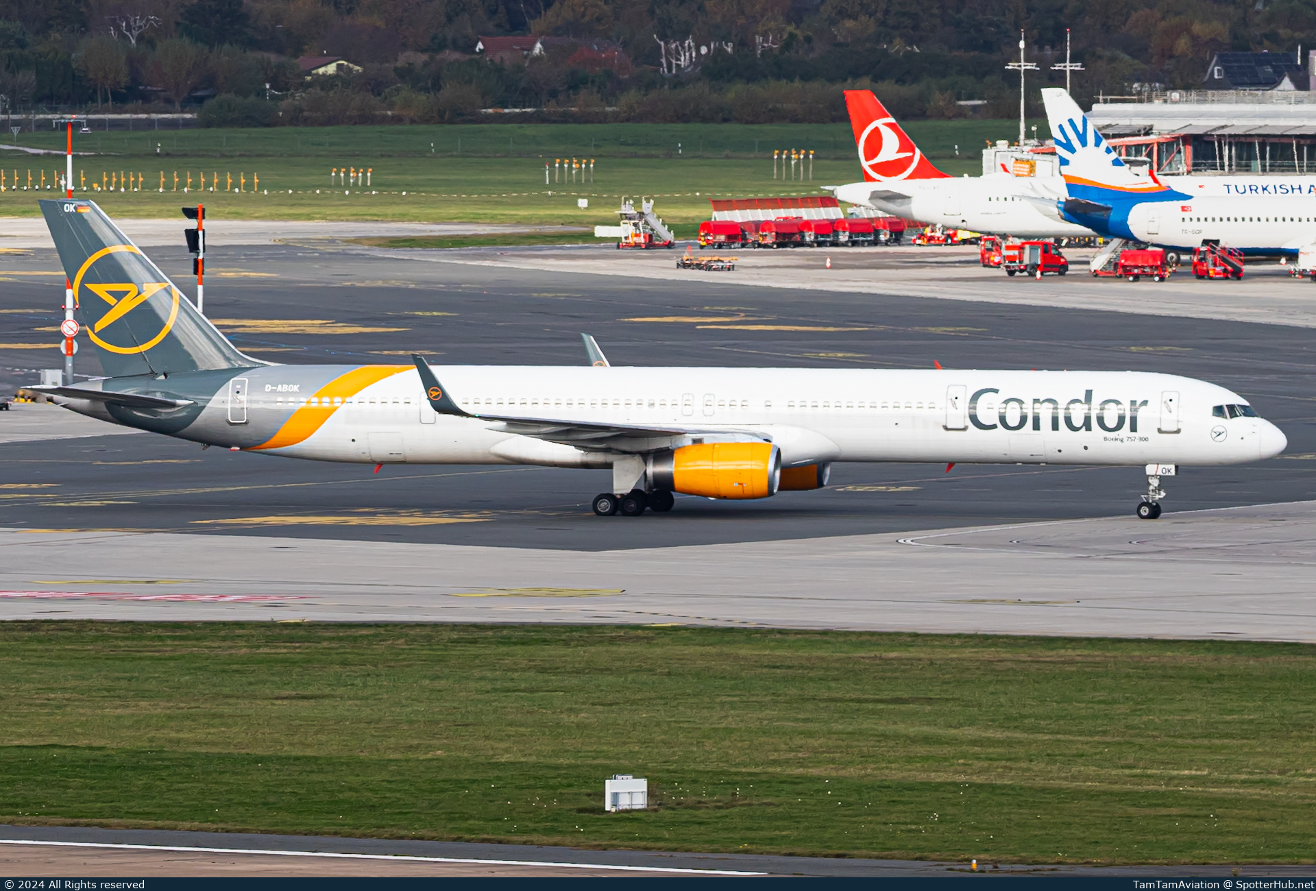 Photo of D-ABOK - Boeing 757-330 operated by Condor