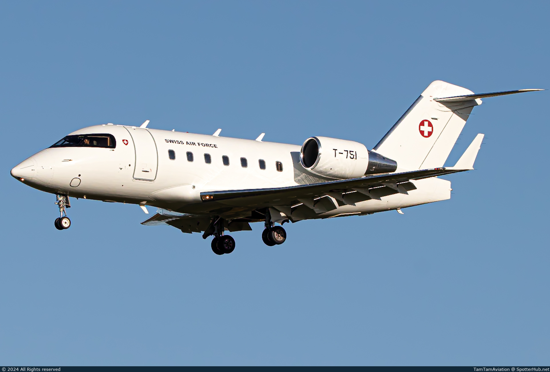 Photo of T-751 - Bombardier Challenger 604 operated by Swiss Air Force