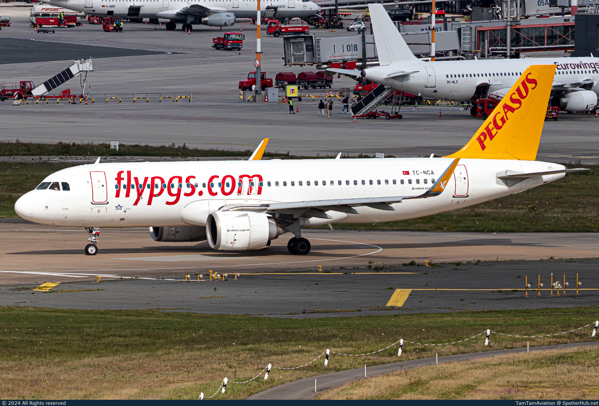 Photo of TC-NCA - Airbus A320-251N operated by Pegasus Airlines