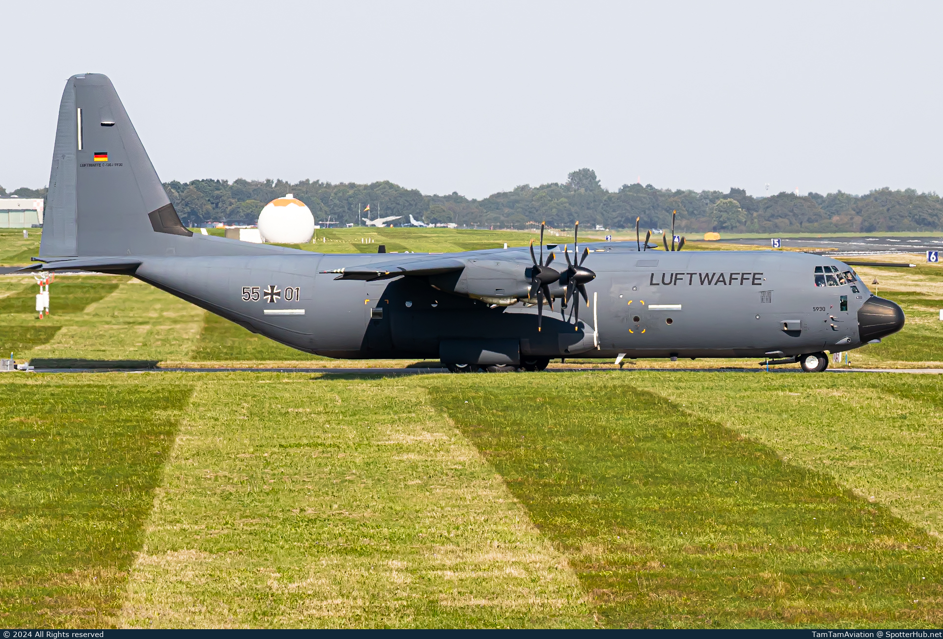 Photo of 55+01 - Lockheed Martin C-130J-30 Super Hercules operated by German Air Force