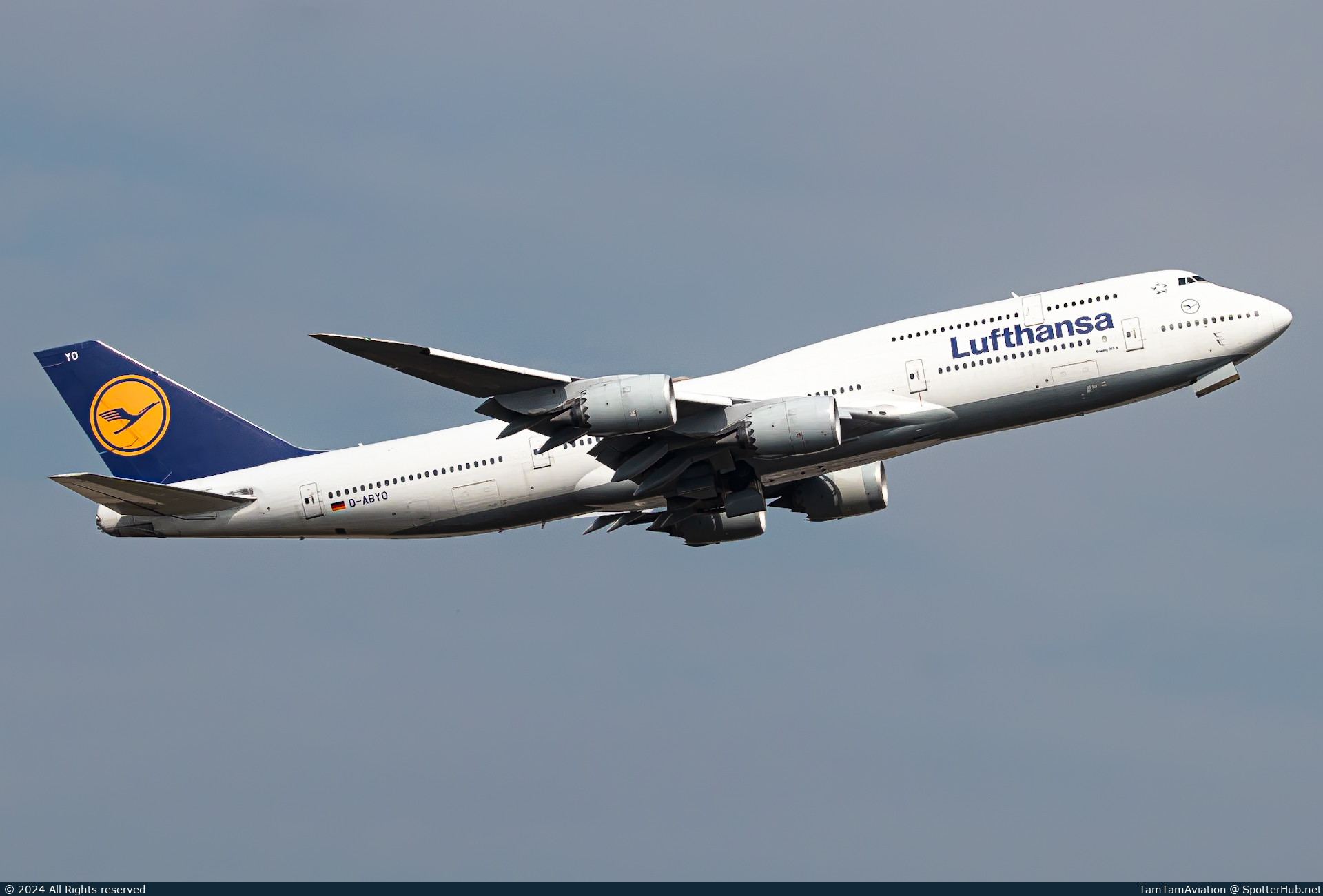 Photo of D-ABYO - Boeing 747-830 operated by Lufthansa